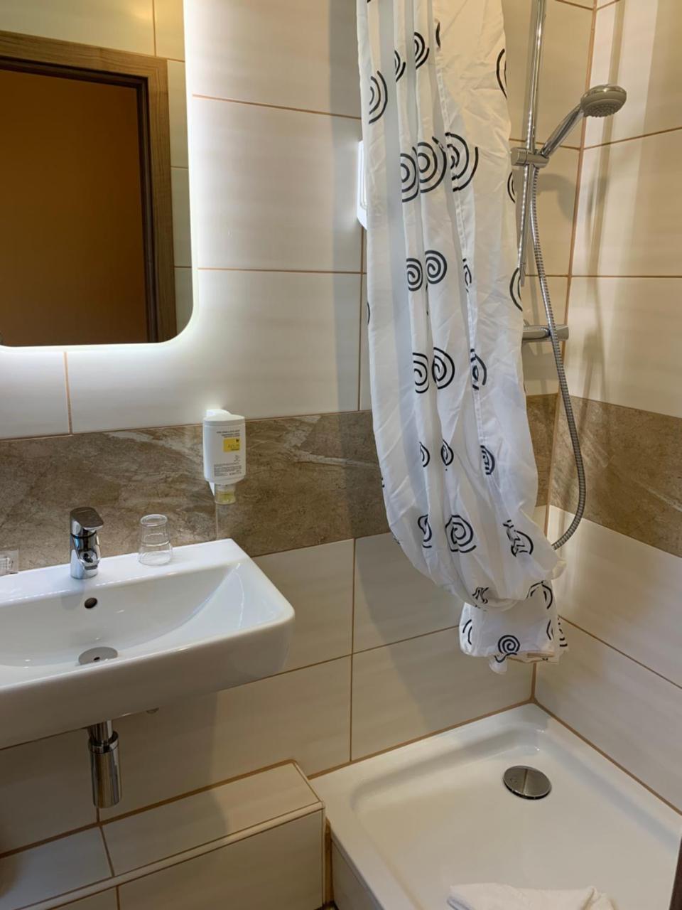קושהאבן Hotel Seemeile מראה חיצוני תמונה